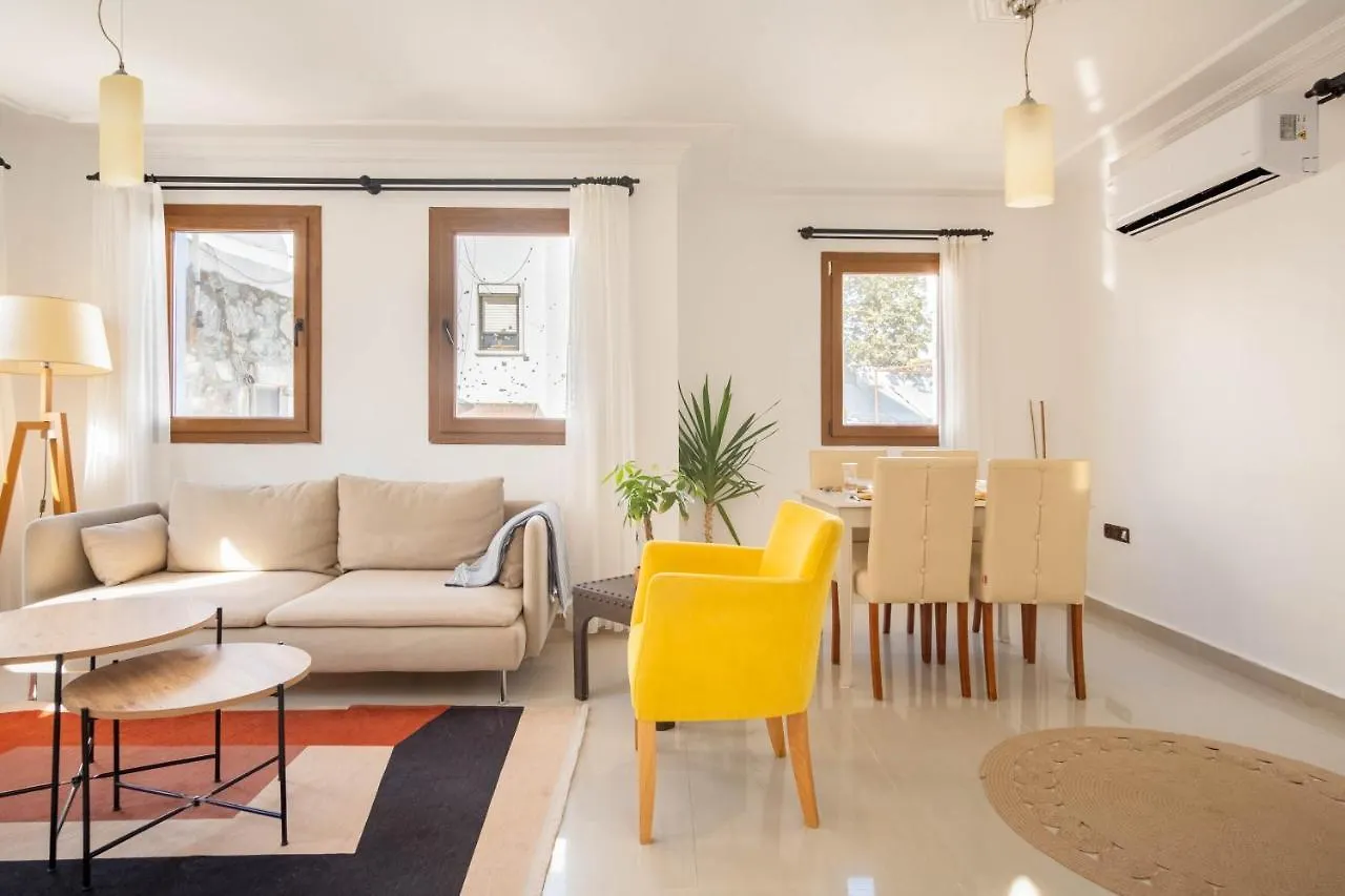 Central Stone House, 2Br, Cozy, Spacy, Terrace, Fast Wifi, Parking Bodrum 0*,  Turchia