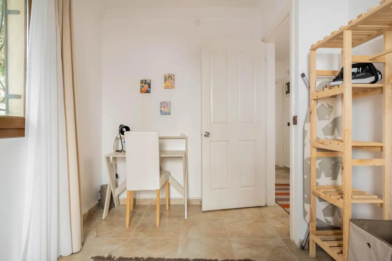 Central Stone House, 2Br, Cozy, Spacy, Terrace, Fast Wifi, Parking Bodrum 0*,  Turchia
