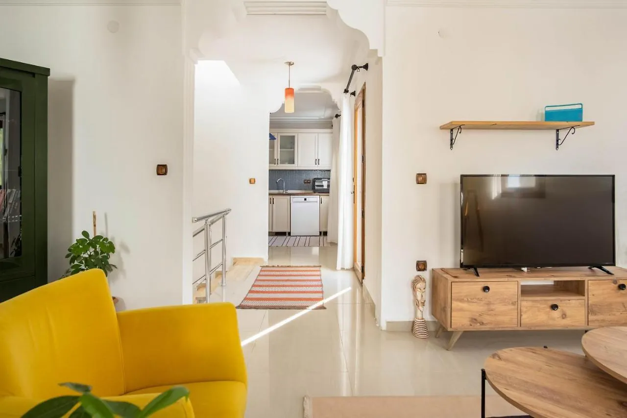 Central Stone House, 2Br, Cozy, Spacy, Terrace, Fast Wifi, Parking Bodrum